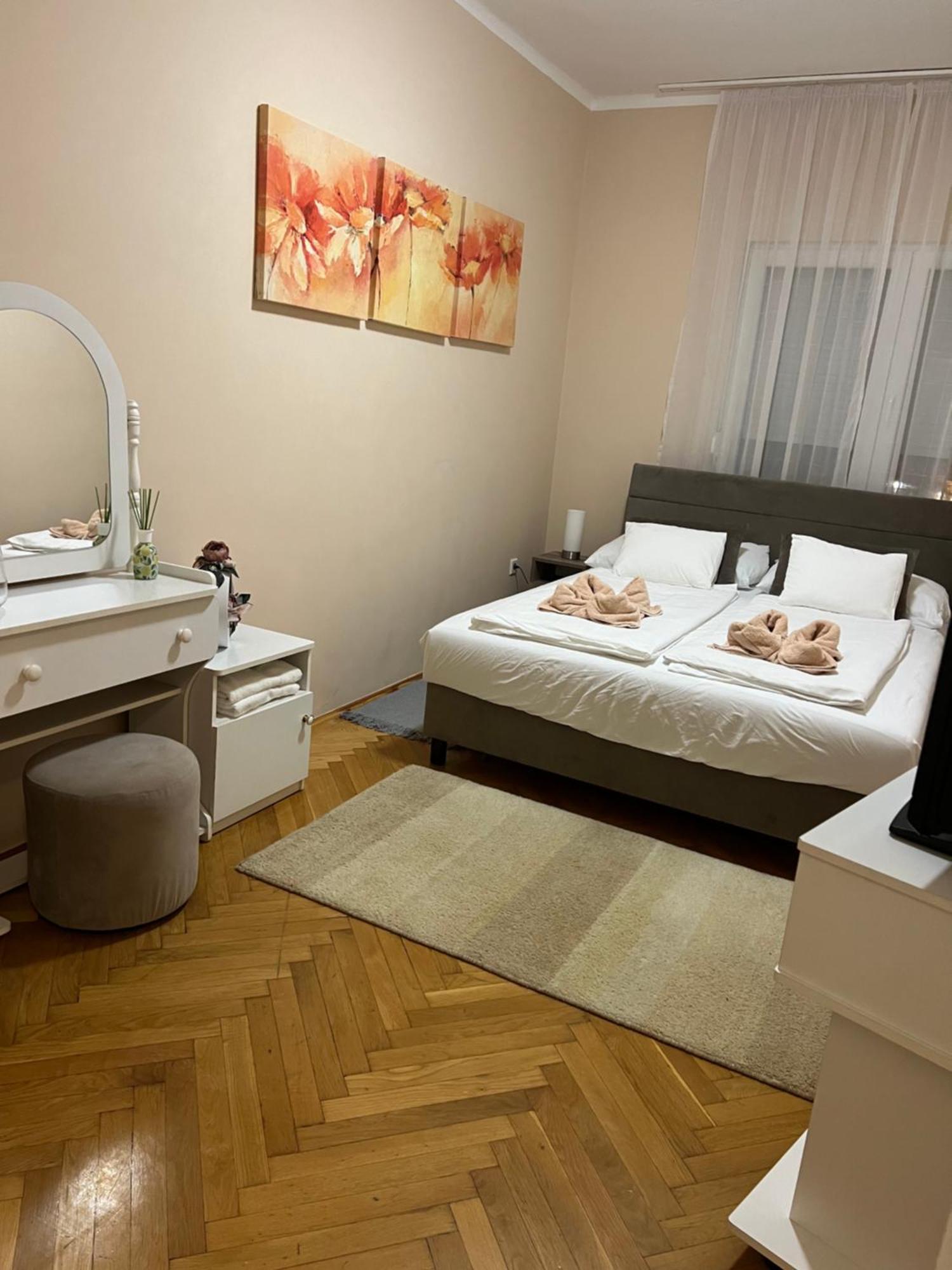 Centroom Kanije Dış mekan fotoğraf