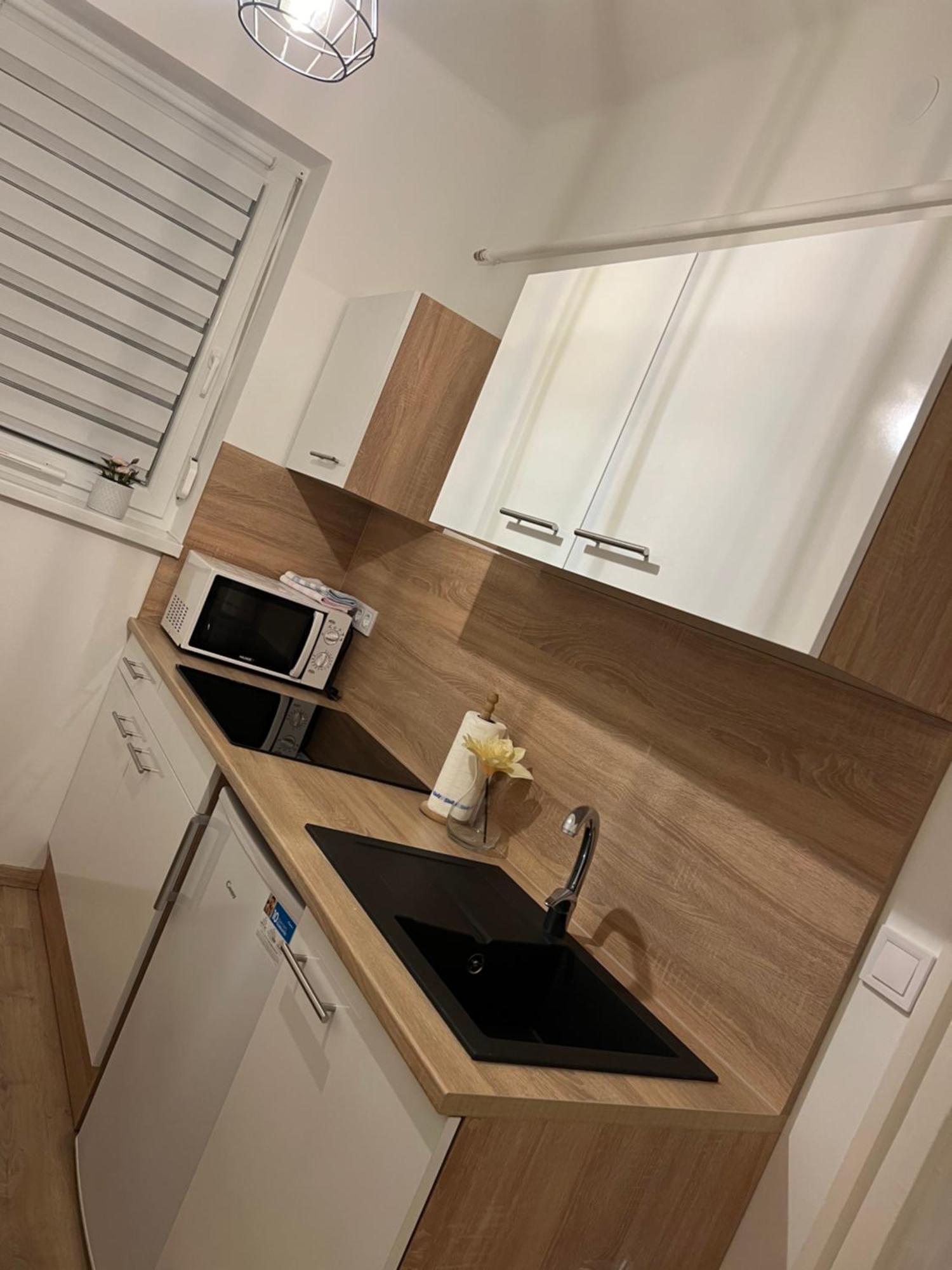 Centroom Kanije Dış mekan fotoğraf